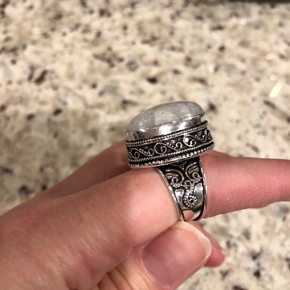 Moonstone ring - Picture 2 of 4